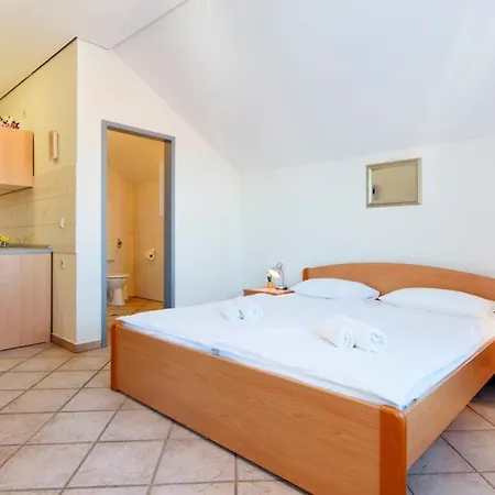 アパート Steps From The Beach Sunny 2 Person Apartment Jurkin Number Five
